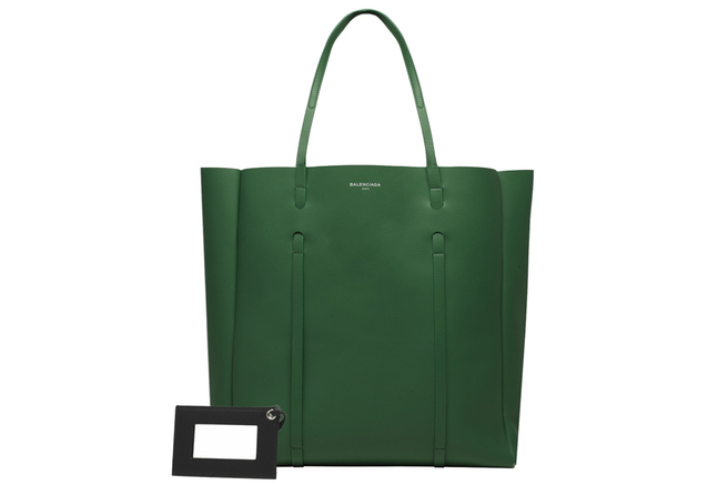 ���� ���: ����� Balenciaga