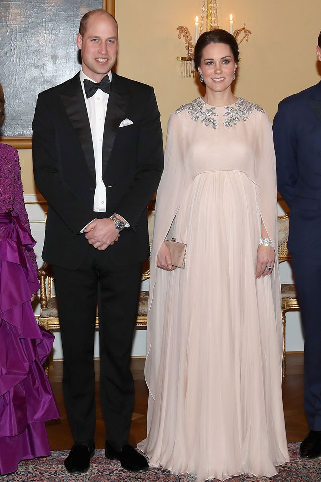 ���� �������� � ������ Alexander McQueen, � ������� Jimmy Choo � ����� ������ � ����